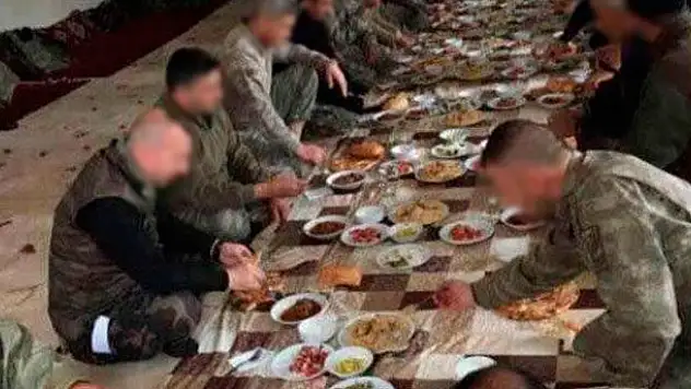 Askere yemek verdiği için eleştirilen vatandaştan sert tepki