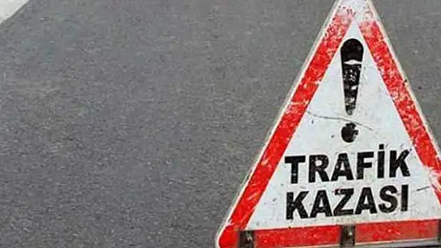 Askeri araç motosiklete çarptı