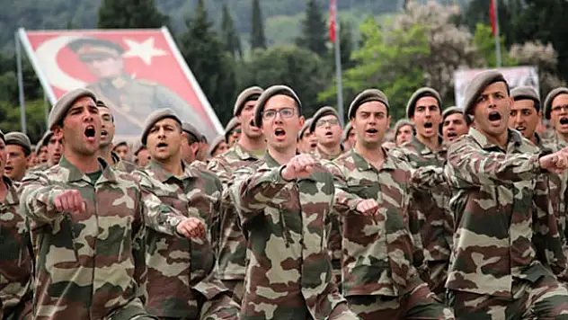 Askerlik için işten ayrılanlar hangi şartlarda işsizlik maaşı alabilir?