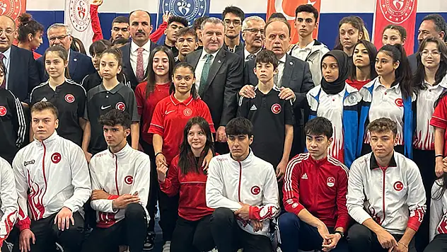 ASKF'DE 100. YIL ÖDÜLLERİ VERİLDİ