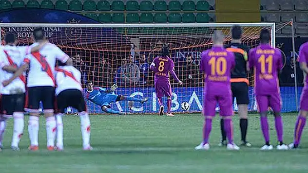 Aslan penaltılarda boyun eğdi