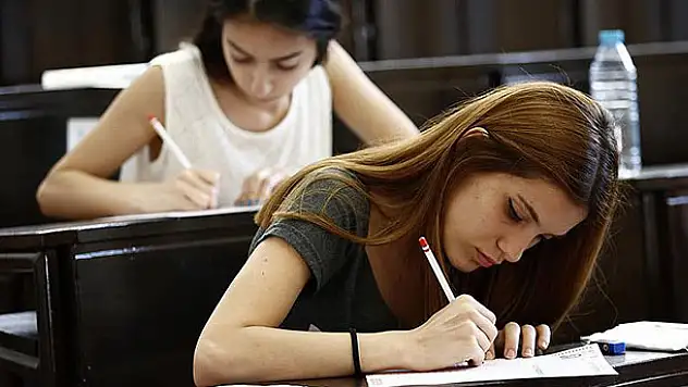 Asli Öğretmenliğe Geçiş Sınavı 81 ilde gerçekleştirildi