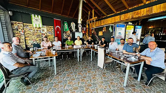 ASRİAD üyeleri doğum günü kutlamasında bir araya geldi