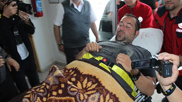 Ata Demirer kaza geçirdi!