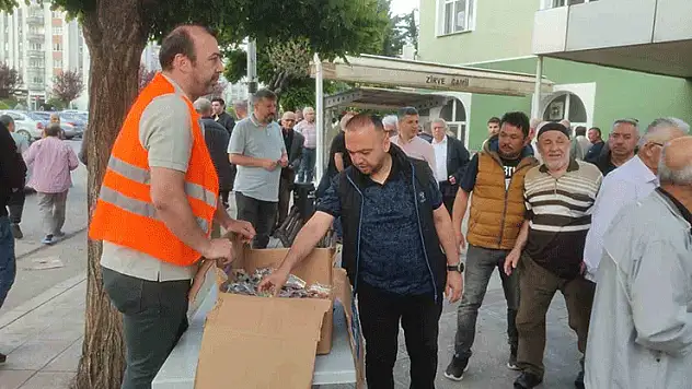 Atakum Belediyesinden bayram şekeri ikramı