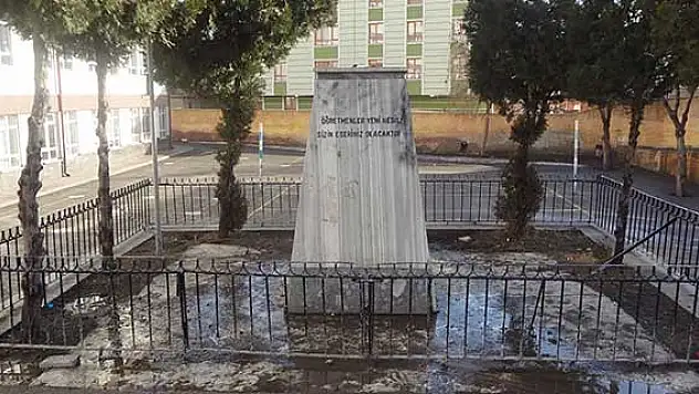 Atatürk büstü çalındı