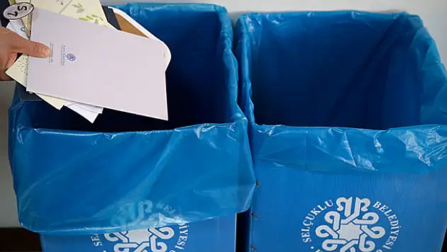 Atık kağıtla ayda 13 bin ağacın kesilmesi önleniyor