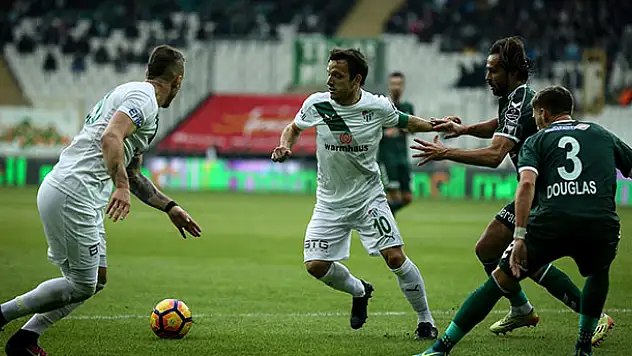 Atiker Konyaspor: 1 - Bursaspor: 0 (İlk yarı)