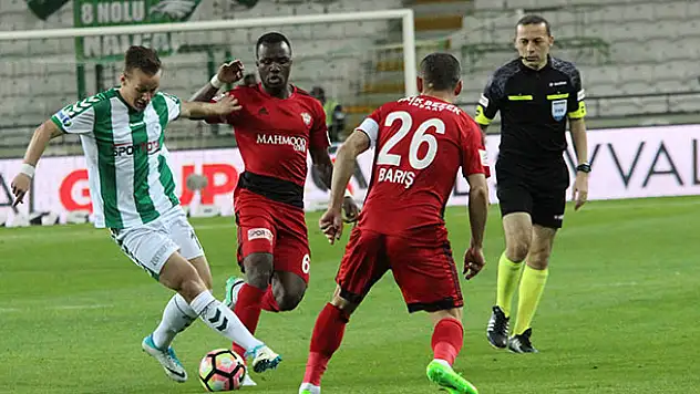 Atiker Konyaspor: 1 - Gaziantespor: 1 (İlk yarı)