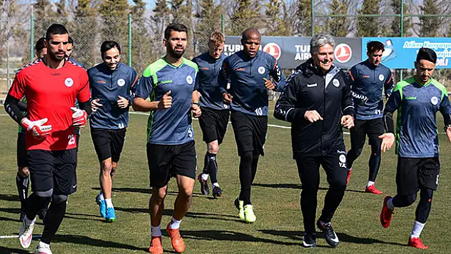Atiker Konyaspor, Beşiktaş maçının hazırlıklarına başladı