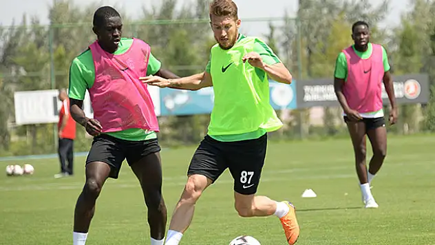 Atiker Konyaspor'da, Bursaspor maçı hazırlıkları sürüyor