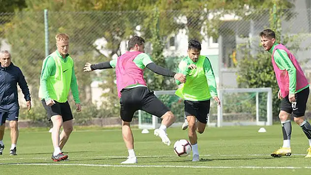 Atiker Konyaspor'da Çaykur Rizespor maçı hazırlıkları sürüyor