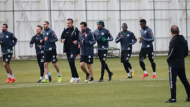 Atiker Konyaspor'da Fenerbahçe maçı hazırlıkları