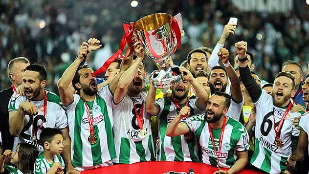Atiker Konyaspor'da kupa coşkusu