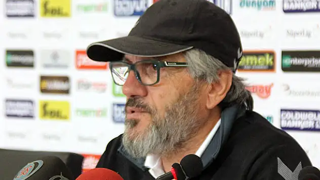 Atiker Konyaspor'da Mustafa Reşit Akçay ile yollar ayrıldı