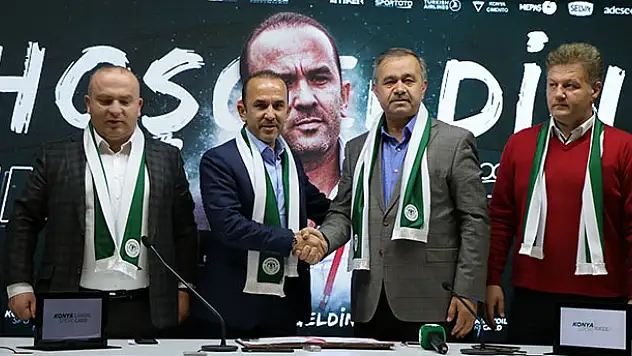 Atiker Konyaspor'da Özdilek sözleşme imzaladı