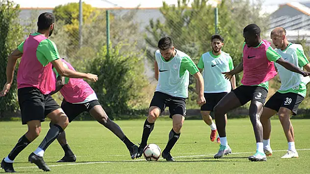 Atiker Konyaspor günü yaptığı tek antrenmanla değerlendirdi