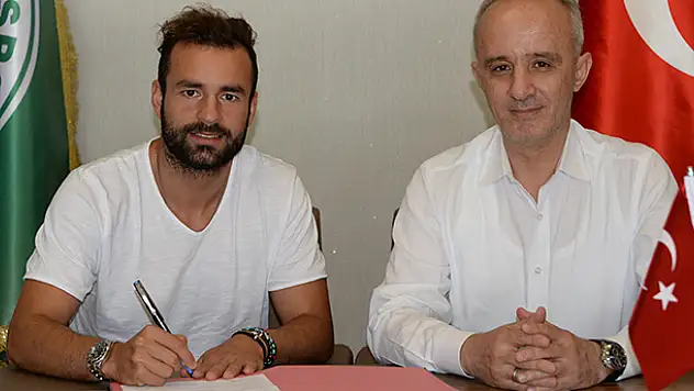 Atiker Konyaspor Mehmet Uslu ile 1 yıllık sözleşme imzaladı