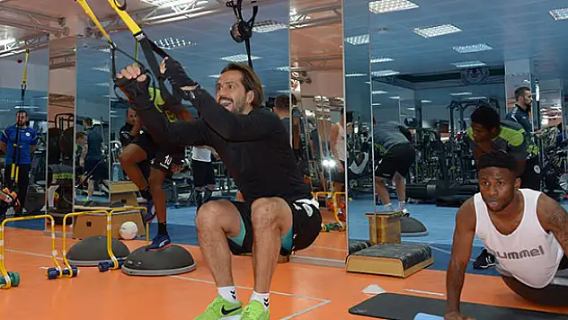 Atiker Konyaspor salonda çalıştı 