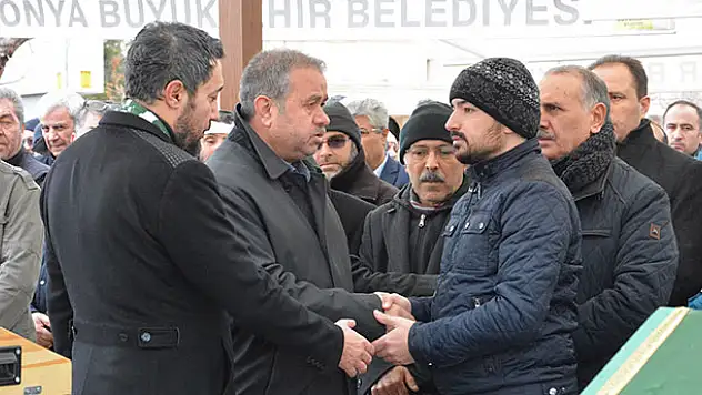 Atiker Konyaspor - Trabzonspor maçında fenalaşarak vefat eden taraftar defnedildi