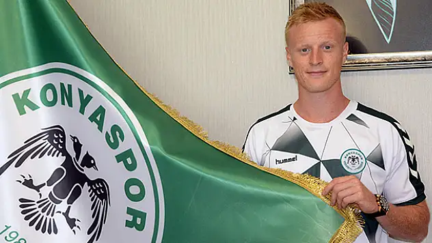 Atiker Konyaspor'un yeni transferi imzayı attı