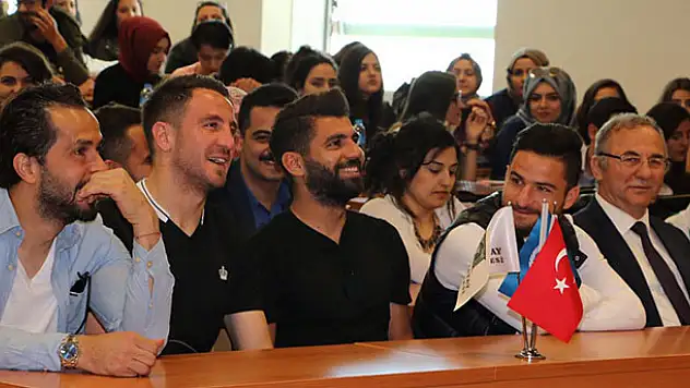 Atiker Konyasporlu futbolcular KTO Karatay Üniversitesi'nde