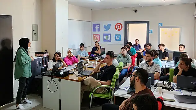 Atiker Yazılım, çeşitli üniversitelerden 50 öğrenciye staj imkanı sağladı