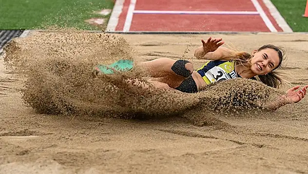 Atletizm Turkcell Süper Lig'de kadın ve erkeklerde Fenerbahçe şampiyon oldu
