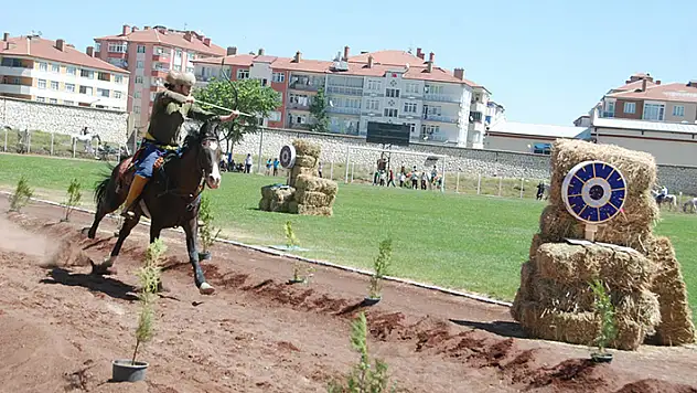 Atlı Okçuluk Şampiyonası Akşehir'de yapıldı