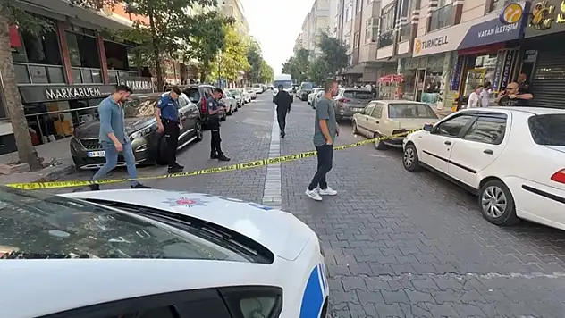 Avcılar'da kuyumcuya silahlı saldırı: Kaldırımda yürürken vurulmaktan son anda kurtuldu
