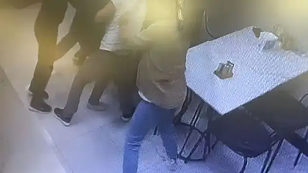 Saldırıya uğradı, sığındığı işletmede kalbinden bıçaklanarak hayatını kaybetti