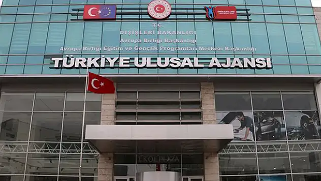 Avrupa Birliği Eğitim ve Gençlik Programları Merkezi 80 personel alacak