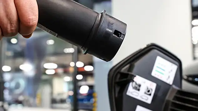 Avrupa'da hibrit otomobil satışları benzinli modelleri geçti
