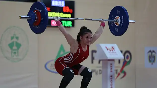 Avrupa Halter Şampiyonası'na madalyalı başlangıç
