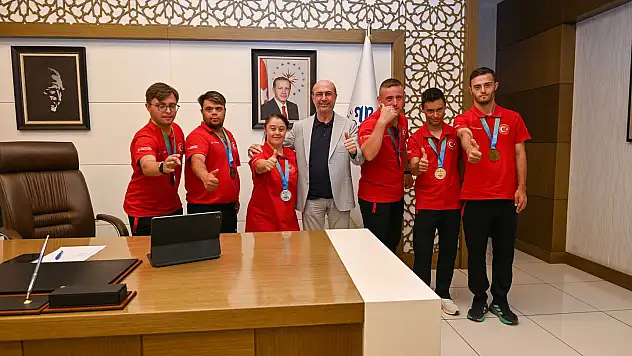 Avrupa şampiyonlarından Başkan Pekyatırmacı'ya ziyaret
