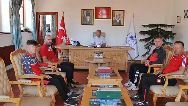 Avrupa Şampiyonu Ergün'den Başkan Akkaya'ya teşekkür ziyareti
