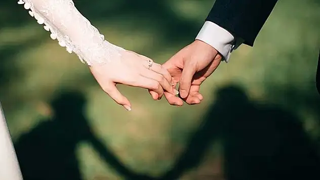 Avrupa ülkesinde evlilikte şahit zorunluluğu kaldırılıyor

