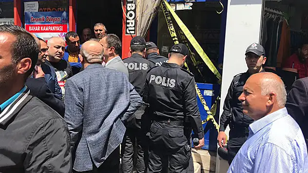 Avukatı öldürüp intihar etti