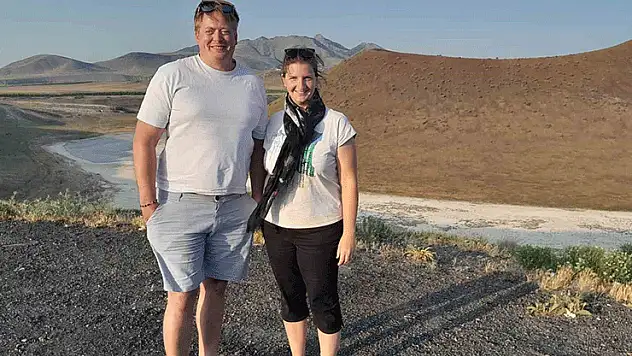 Avusturyalı çift, Türkiye turunda Meke Gölü'nde mola verdi