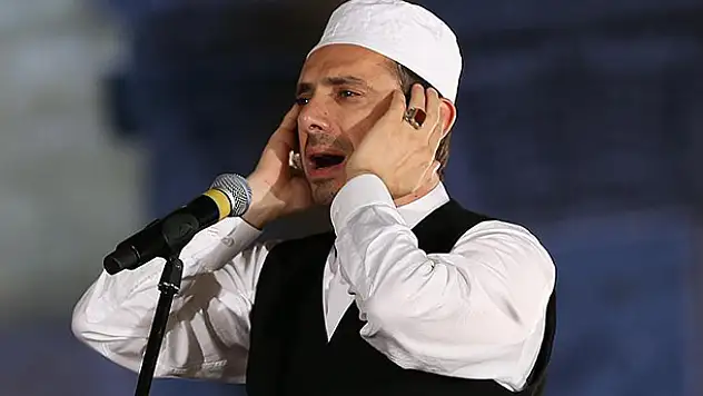 Ayasofya'da 85 yıl sonra sabah ezanı okundu