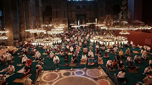 Ayasofya-i Kebir Cami-i Şerifi'nde 86 yıl sonra ilk bayram namazı