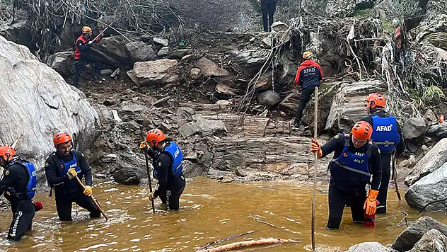 Aydın'da 3 kişinin öldüğü selde kayıp çiftçiyi arama çalışmalarında 3'üncü gün

