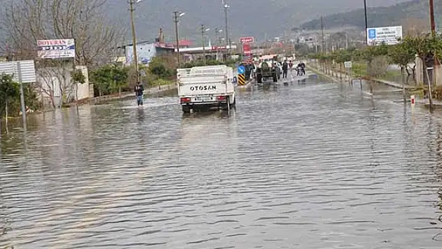 Aydın'da barajın dolması taşkına neden oldu