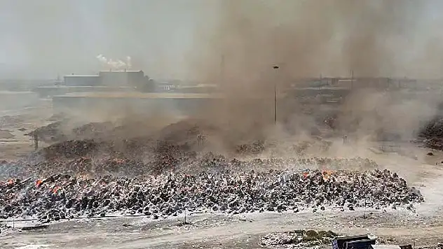 Aydın'da kağıt fabrikasındaki yangın 3'üncü gününde
