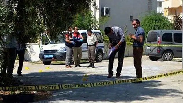 Aydın'da Polise bıçakla saldıran bir kişi vurularak öldürüldü