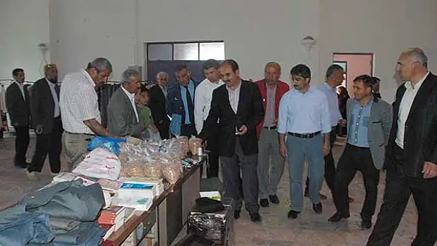 Aydıncık'ta öğrenciler yararına kermes