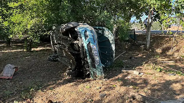 Aydın'da bahçeye devrilen otomobilin sürücüsü alkollü çıktı 4 yaralı