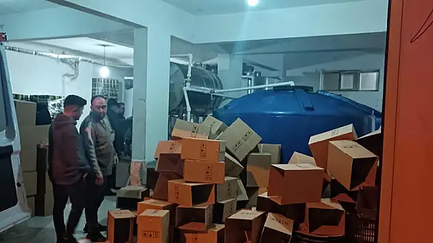 Aydın'da bir fabrikada 10 ton 960 litre sahte zeytinyağı ele geçirildi

