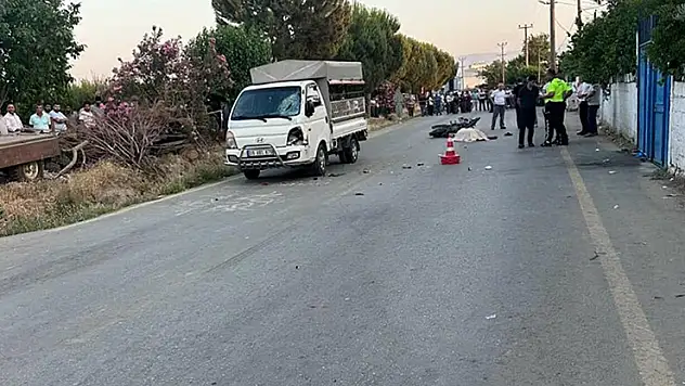 Aydın'da kamyonet ile motosiklet çarpıştı 1 ölü, 2 yaralı