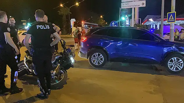 Aydın'da otomobille çarpışan motosikletteki 2 polis yaralandı